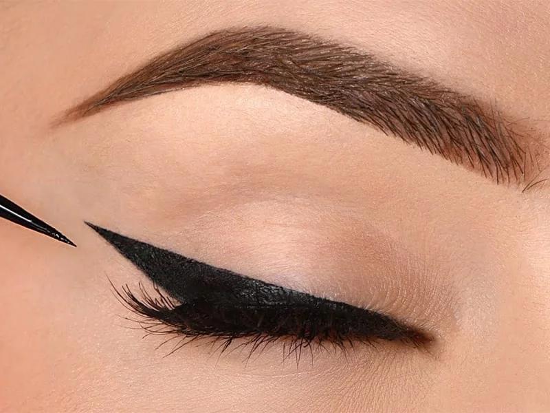 خط چشم اترنتی مشکی