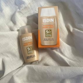 ضدافتاب فیوژن واتر مجیک لایت ایزدین 50ml